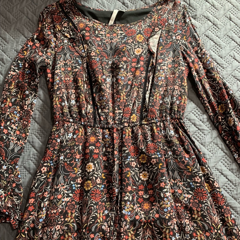 Two Lauren Conrad Dresses Sz Small